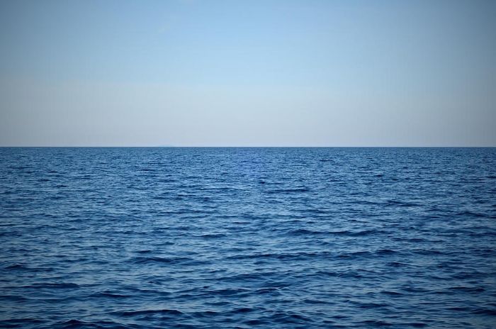 Chiêm bao nước biển xanh, tĩnh lặng và không hề có vẩn đục chứng tỏ tương lai phía trước của bạn rất sáng